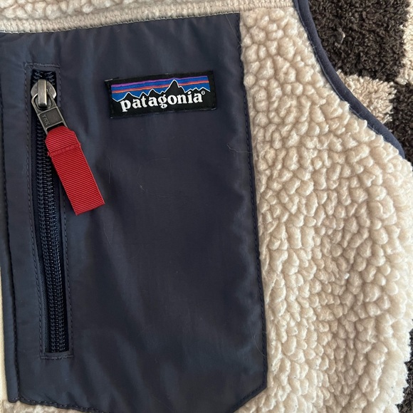 Patagonia Women's Classic Retro-X Vest - Picture 4 of 4